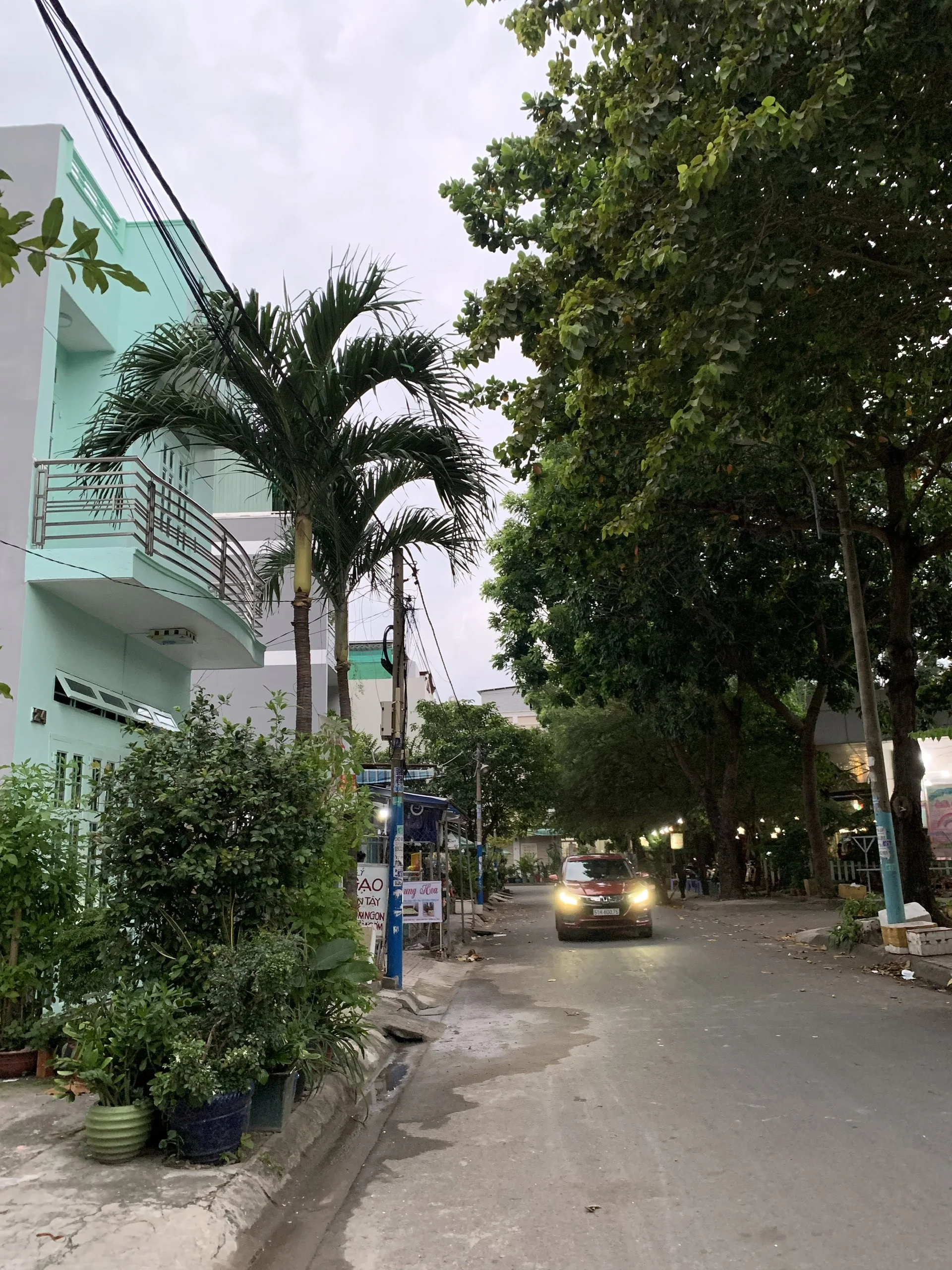 Cư dân tri thức tương tác trong không gian chung của tòa nhà