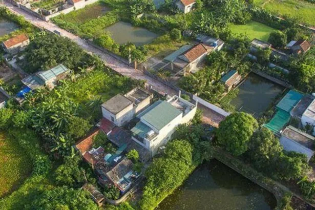 Hình ảnh đất nông nghiệp xen kẹt trong khu dân cư
