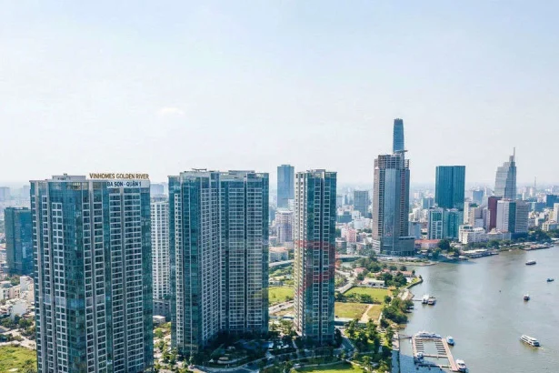 Toàn cảnh khu đô thị Vinhomes Golden River bên sông Sài Gòn