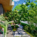 Biệt thự Cần Giờ có sân vườn và hồ bơi ven biển