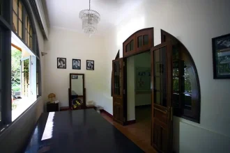 Biệt thự ven biển hạng sang với tầm nhìn khoáng đạt ra mặt biển