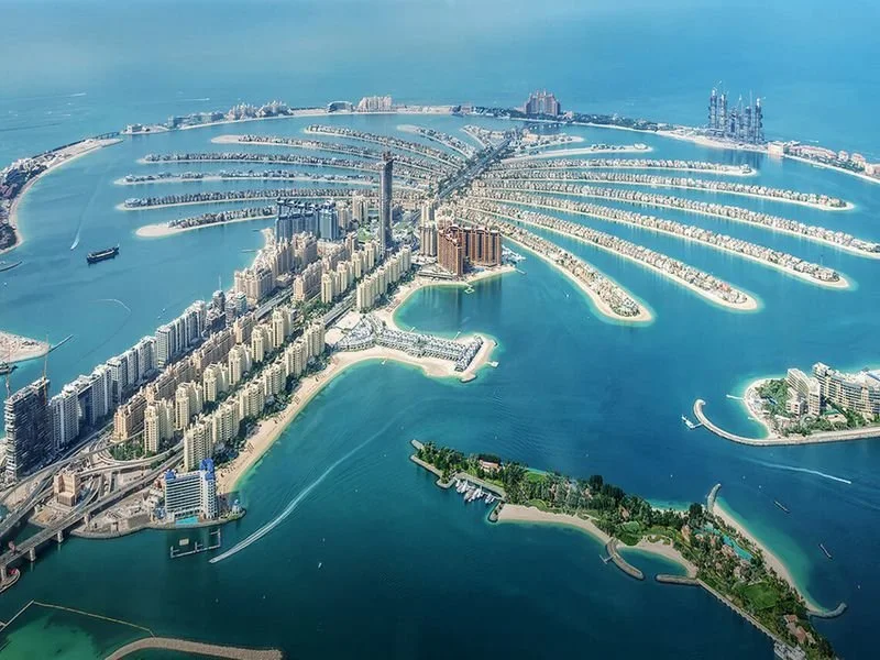 Đường bờ biển và hệ thống cầu dẫn vào Palm Jumeirah