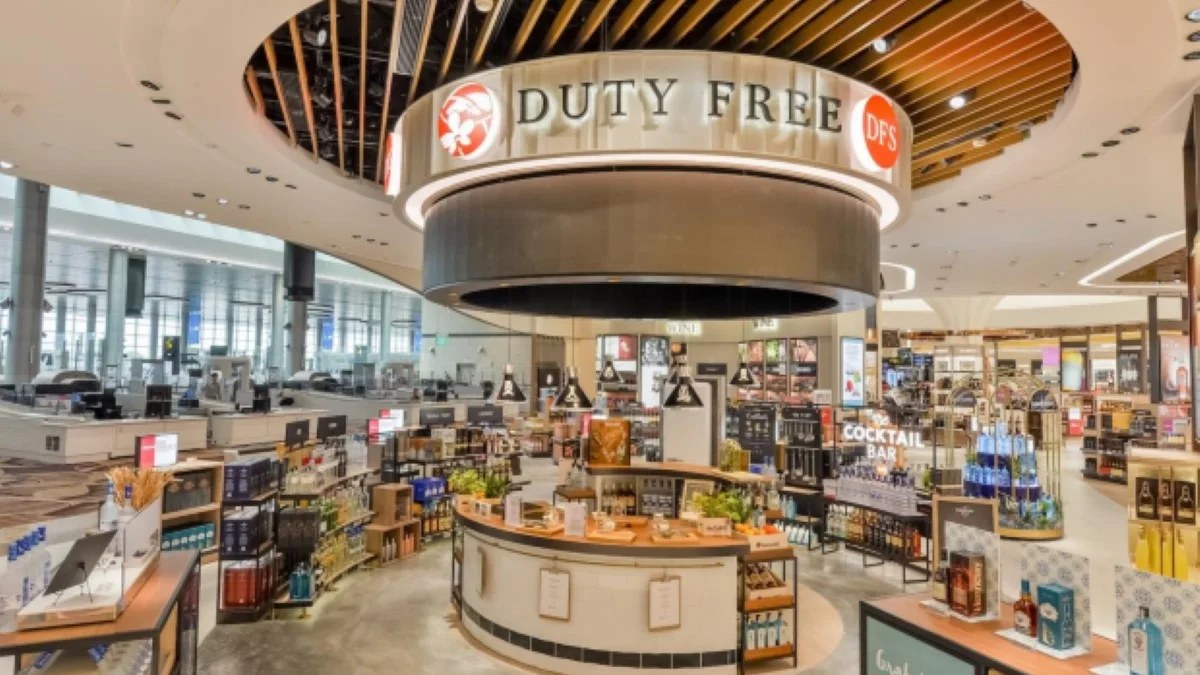 Khu mua sắm miễn thuế tại Vincom Outlet Cần Giờ
