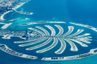 Toàn cảnh đảo nhân tạo Palm Jumeirah tại Dubai nhìn từ trên cao