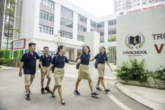 Khuôn viên trường Vinschool tại Cần Giờ với không gian xanh bao quanh