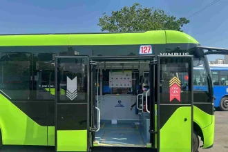 Xe buýt điện VinBus trên tuyến Bến Thành đi Vịnh Tiên
